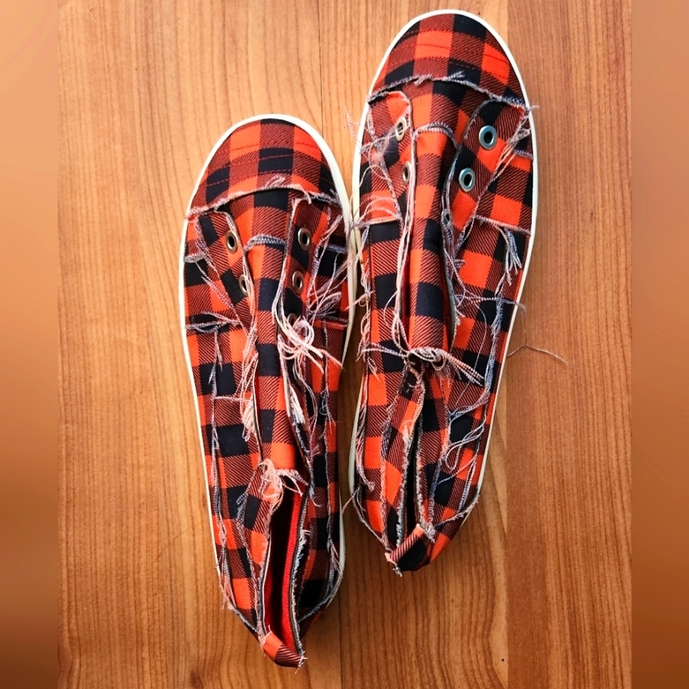 Red and Blacl Plaid Sneakers sz 8 Like New!